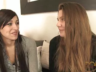 Azgın bebek Scarlet Red türkçe konuşmalı amatör sex büyük bir horoz emmek istiyor