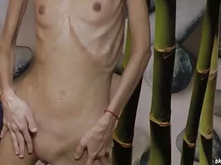 Kelly Wells üç arkadaş ile çift anal altyazılı para karşılığı sex işgali