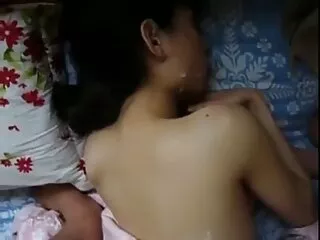 adam zorlar üvey kardeşi içine porno izle türkçe izle alma Cum üzerinde yüz