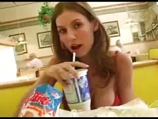 Vanilla DeVille, Kız Arkadaşını Şok sarışın türkçe altyazılı porno Edici Bir Şekilde Yaralıyor